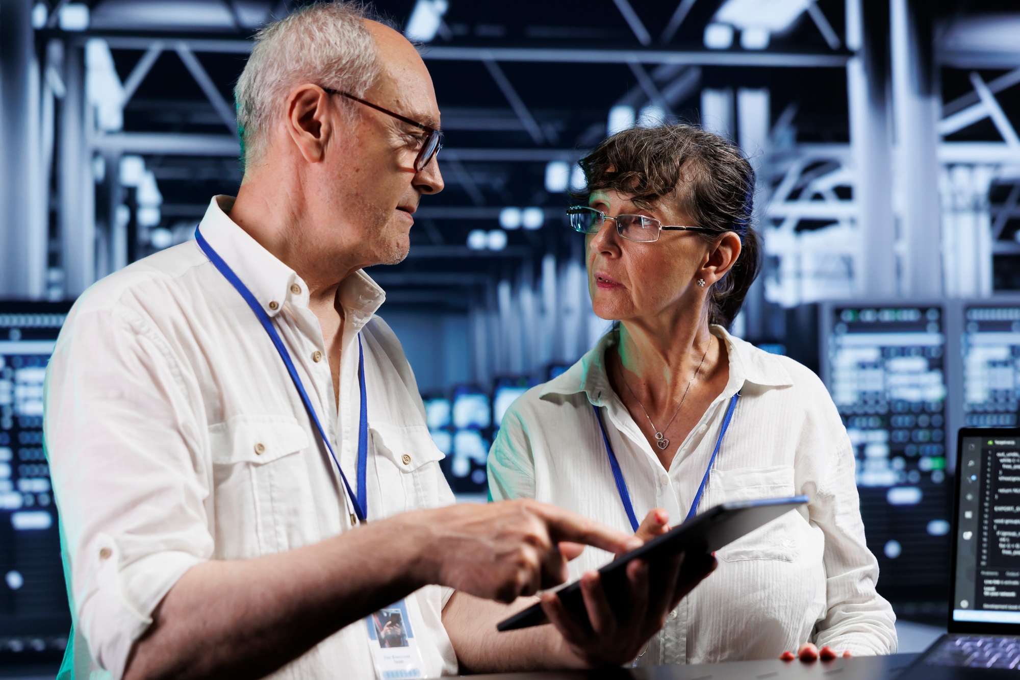 Licensed admins updating server rigs